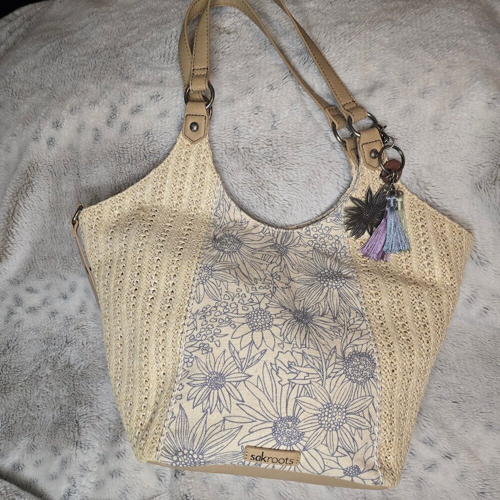 SAKroots purse in great condition